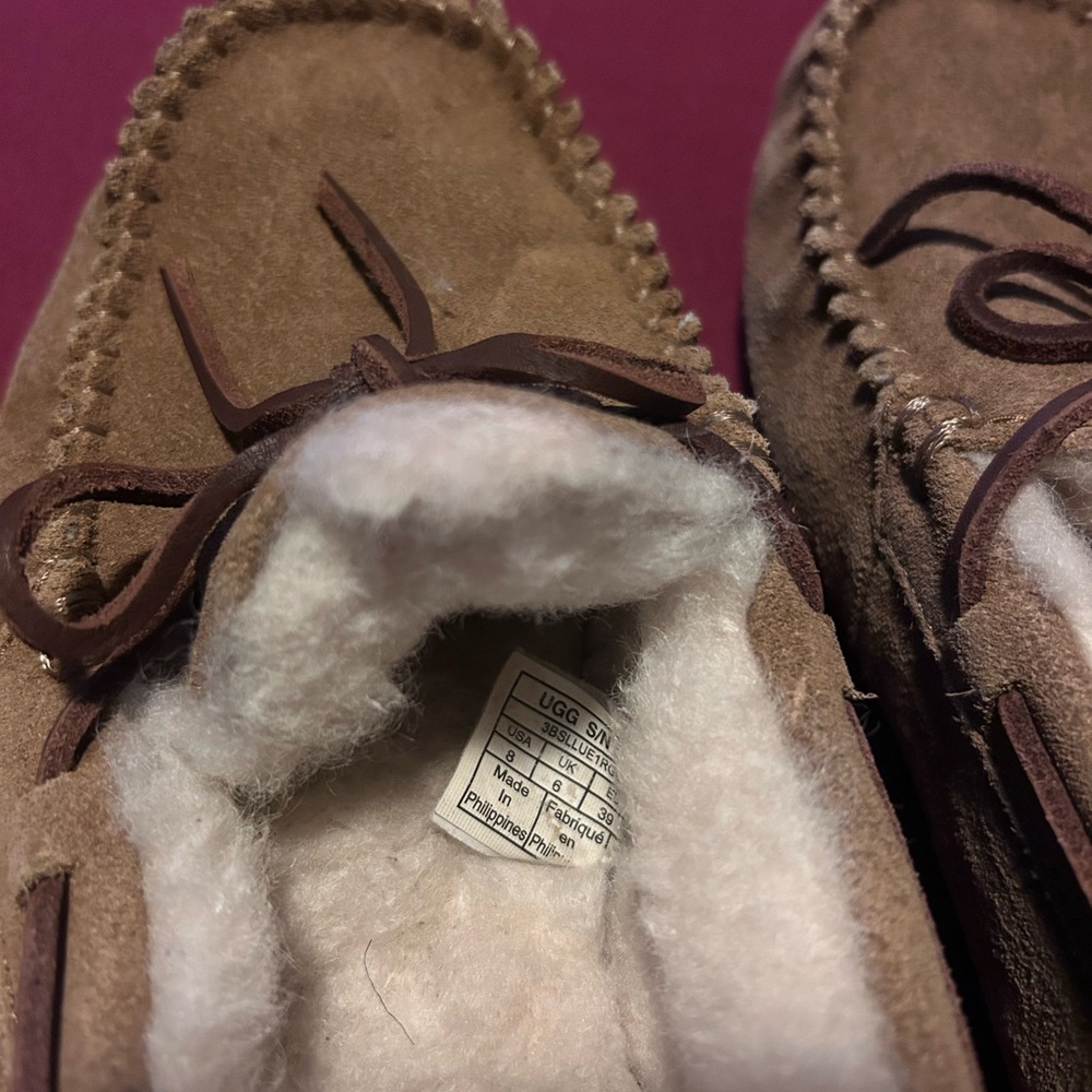 Ugg - Picture 7 of 7